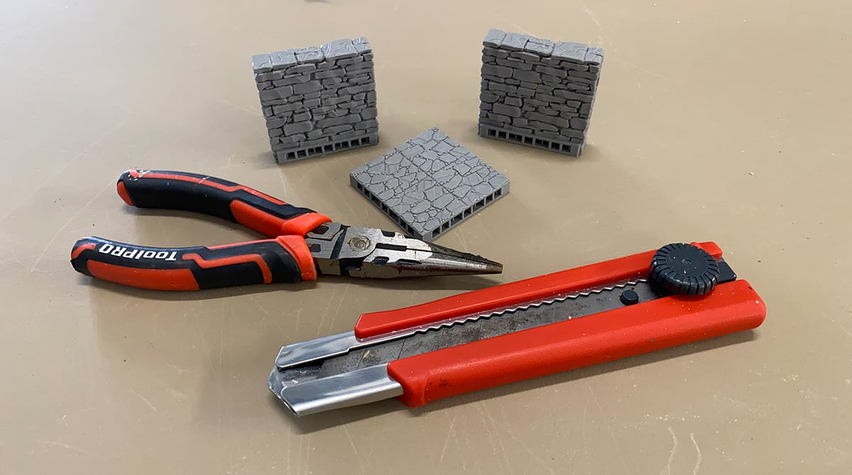 Photo showing the tools needed for the removal of OpenLOCK supports