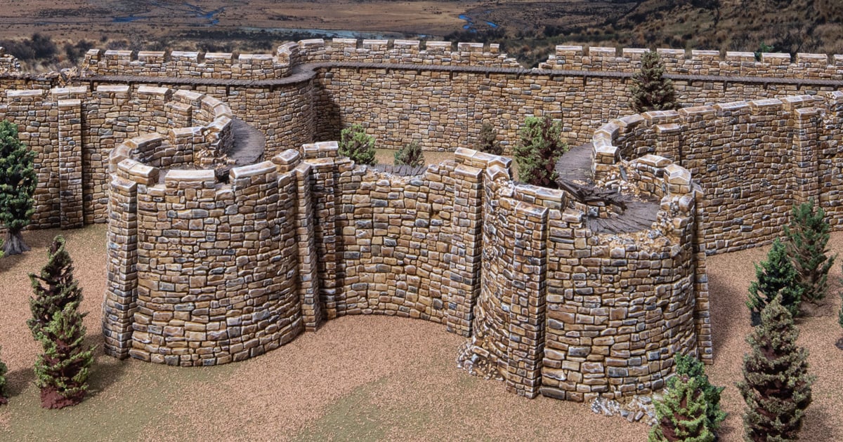 3D printed and painted Castle horseshoe walls for tabletop rpgs and wargames