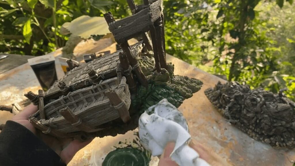 Image of the fastcallion painting green technique