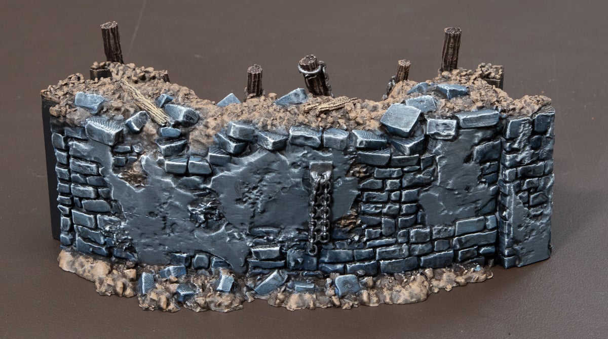 3D printed Trench Wall with chains painted with Chainmail