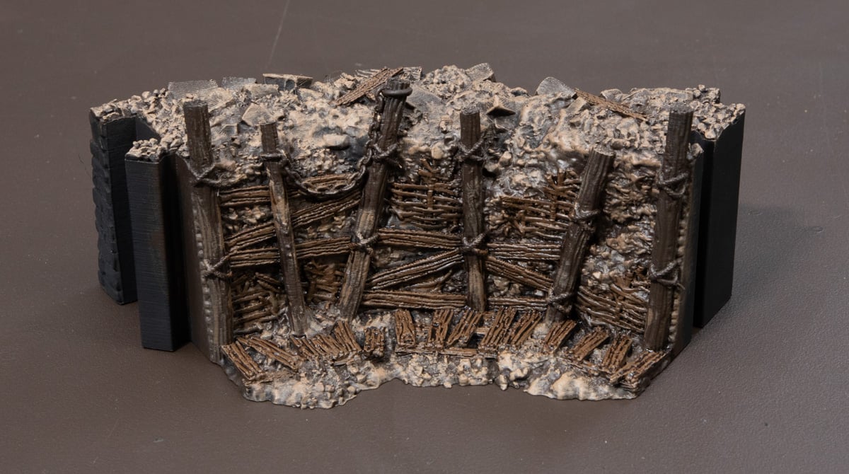 3D printed Trench Wall with wood planks washed with Agrax Earthshade